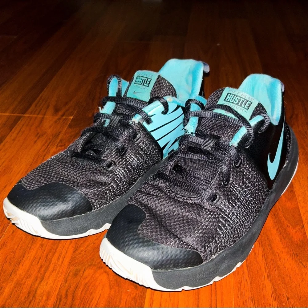 Nike Hustle Quick Touch Shoes Size 4.5Y